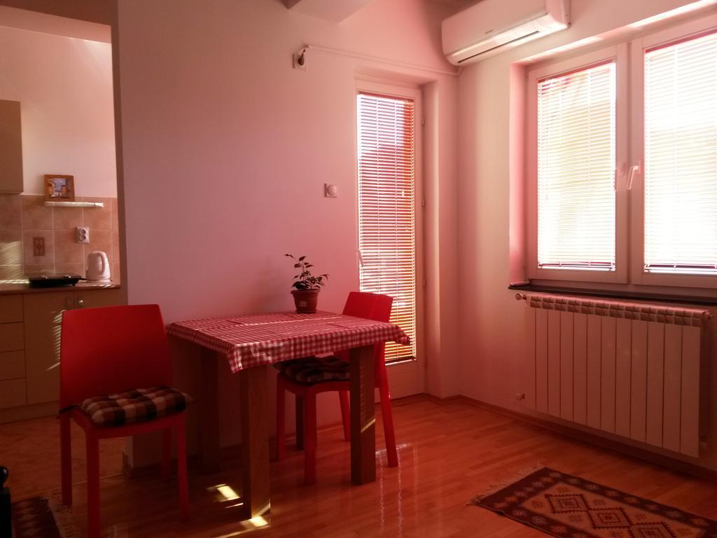 Risto'S Apartment Skopje Ngoại thất bức ảnh